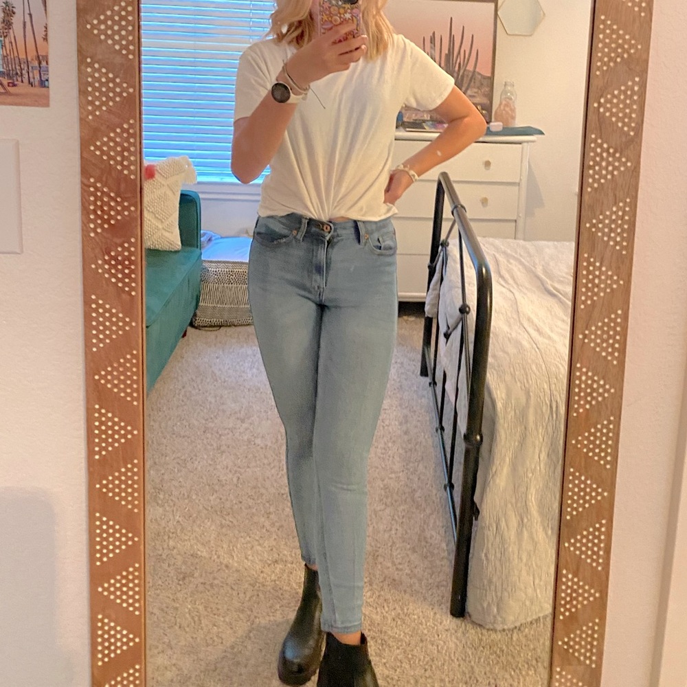 celebrity pink, skinny jeans.